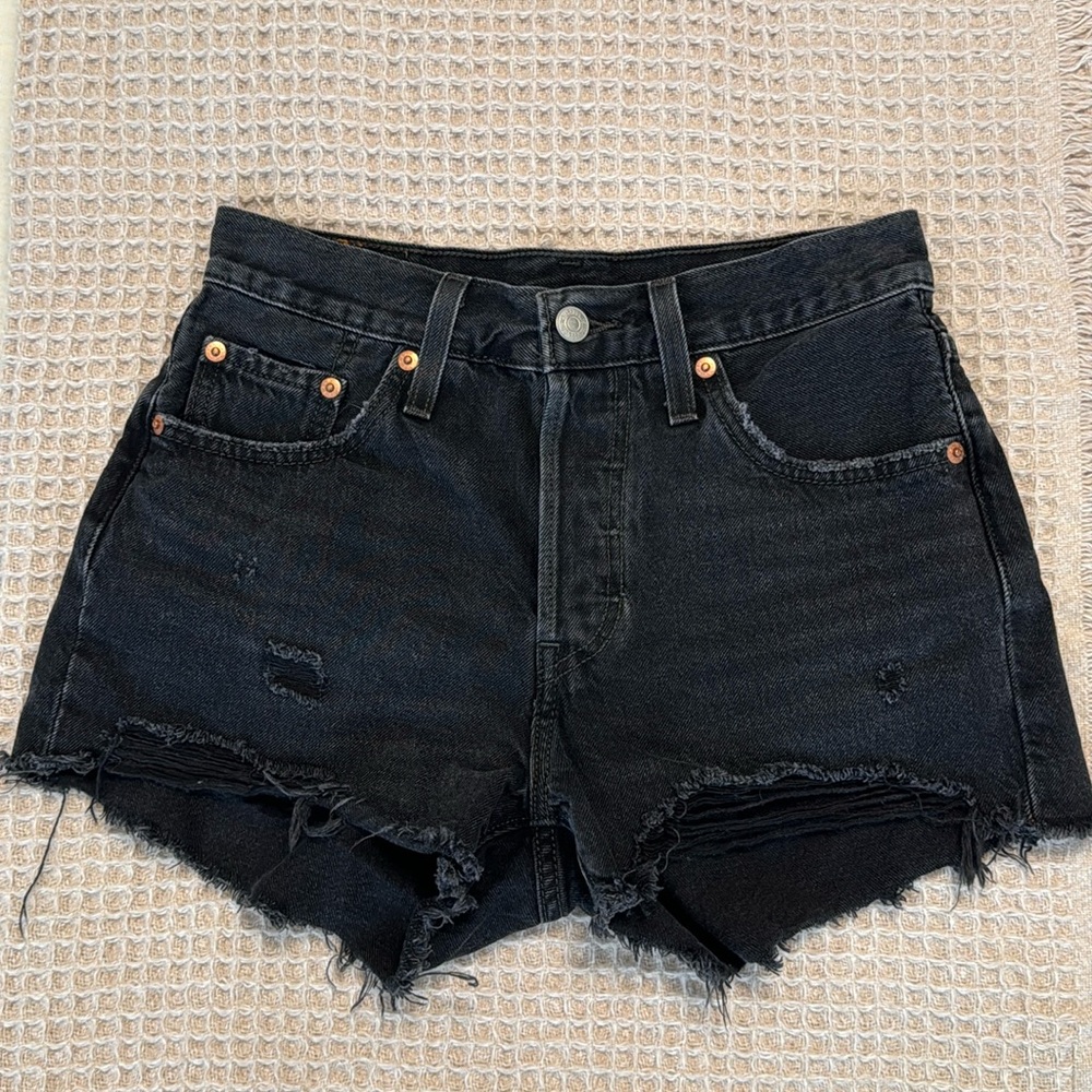 Levi’s 501 High Rise Original Fit Distressed Denim Jean Shorts Wise Up Black - Picture 8 of 16